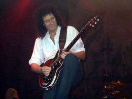 Guest appearance: Brian May live at the Wembley Arena, London, UK (with Alice Cooper)