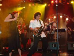 Concert photo: Brian May + Roger Taylor live at the Regent Theatre, Melbourne, Australia (WWRY afterparty) [07.08.2003]