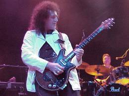 Concert photo: Brian May live at the Astoria Theatre, London, UK (with Ian Hunter) [28.05.2004]