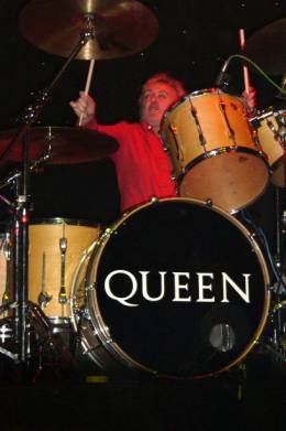 Concert photo: Roger Taylor live at the Clapham Grand, London, UK (Rainbow Trust charity gig with SAS Band) [06.12.2004]