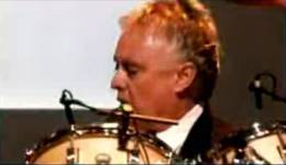 Concert photo: Roger Taylor live at the Alexandra Palace, London, UK (Hall Of Fame) [14.11.2006]