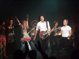 Concert photo: Brian May live at the Dominion Theatre, London, UK (WWRY musical (cast change)) [29.09.2007]