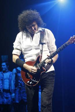 Concert photo: Brian May live at the Apollo Theater, Stuttgart, Germany (WWRY musical (charity evening)) [12.11.2009]