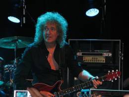 Concert photo: Brian May live at the Arsenaaltheater, Vlissingen, The Netherlands (Eddy Christianni Awards) [23.04.2011]