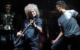 Concert photo: Brian May live at the His Majesty's Theatre, Aberdeen, UK (WWRY musical) [08.06.2011]