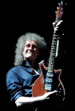 Concert photo: Brian May live at the His Majesty's Theatre, Aberdeen, UK (WWRY musical) [08.06.2011]