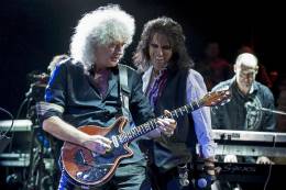 Concert photo: Brian May live at the Royal Albert Hall, London, UK (The Sunflower Jam) [16.09.2012]