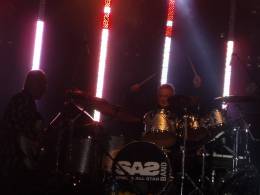 Concert photo: Roger Taylor live at the The Kings Arms, All Cannings, UK (Rock Against Cancer with SAS Band) [25.05.2013]