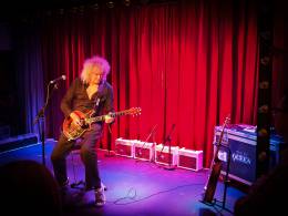 Concert photo: Brian May live at the Century Club, London, UK (Red Special book launch) [01.10.2014]