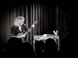 Concert photo: Brian May live at the Century Club, London, UK (Red Special book launch) [01.10.2014]