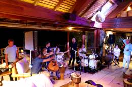 Guest appearance: Roger Taylor live at the Necker Island, British Virgin Islands, UK (Richard Branson's private party)