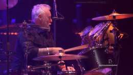 Guest appearance: Roger Taylor live at the Atlantic Station, Atlanta, GA, USA (Super Saturday Night with Foo Fighters)