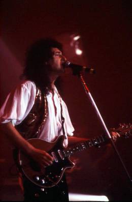 Concert photo: Brian May live at the Danforth Music Hall, Toronto, Canada [05.10.1993]