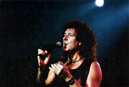 Concert photo: Brian May live at the Vredenburg, Utrecht, The Netherlands [23.09.1998]