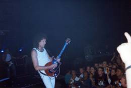 Concert photo: Brian May live at the Martinihal, Groningen, The Netherlands [24.09.1998]