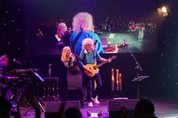 Concert photo: Brian May live at the Gong, Ostrava, Czech Republic [03.03.2016]