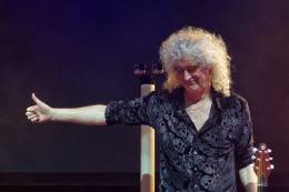 Concert photo: Brian May live at the Bobycentrum, Brno, Czech Republic [06.03.2016]