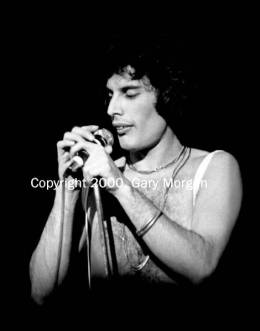 Concert photo: Queen live at the Winterland Arena, San Francisco, CA, USA [06.03.1977]