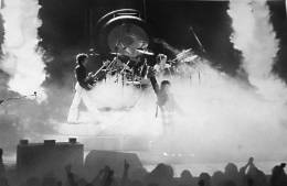 Concert photo: Queen live at the University Arena, Dayton, OH, USA [04.12.1977]