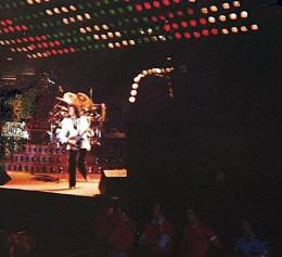 Concert photo: Queen live at the Rhode Island Civic Centre, Providence, RI, USA [14.11.1978]