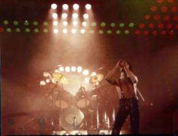 Concert photo: Queen live at the Rudi Sedlmayer Halle, Munich, Germany [11.02.1979]