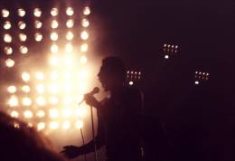 Concert photo: Queen live at the Drammenshallen, Drammen, Norway [12.04.1982]