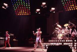 Concert photo: Queen live at the Civic Centre, St. Paul, MN, USA [15.08.1982]