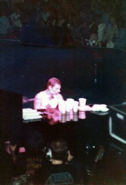 Concert photo: Queen live at the Reunion, Dallas, TX, USA [21.08.1982]