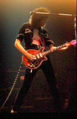Concert photo: Queen live at the Oakland Coliseum Arena, Oakland, CA, USA [07.09.1982]