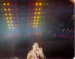 Concert photo: Queen live at the RDS Simmons Hall, Dublin, Ireland [28.08.1984]