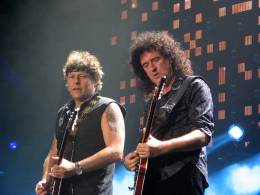 Concert photo: Queen + Paul Rodgers live at the Datch Forum di Assago, Milan, Italy [28.09.2008]