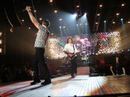 Concert photo: Queen + Paul Rodgers live at the Olympiahalle, Munich, Germany [01.10.2008]