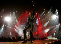 Concert photo: Queen + Adam Lambert live at the SAP Center, San Jose, CA, USA [01.07.2014]
