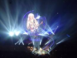 Concert photo: Queen + Adam Lambert live at the O2 Arena, London, UK [18.01.2015]