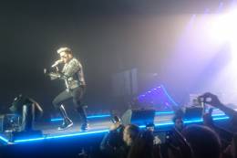 Concert photo: Queen + Adam Lambert live at the Palais 12, Brussels, Belgium [15.06.2016]