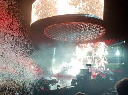 Concert photo: Queen + Adam Lambert live at the Royal Arena, Copenhagen, Denmark [22.11.2017]