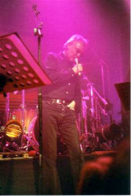 Concert photo: Roger Taylor live at the The Coal Exchange, Cardiff, UK [16.03.1999]