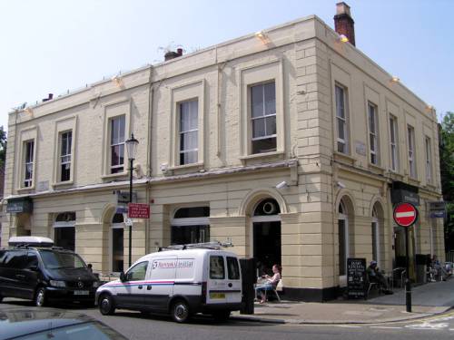 Kensington Pub