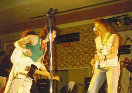 Concert photo: Brian May live at the Hilton Ballroom, New Orleans, LA, USA (National Association Of Music Merchants) [23.06.1985]