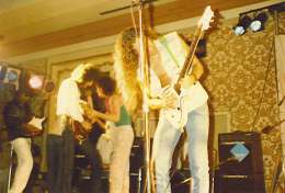 Concert photo: Brian May live at the Hilton Ballroom, New Orleans, LA, USA (National Association Of Music Merchants) [23.06.1985]