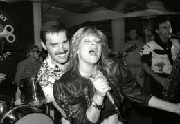Guest appearance: Queen live at the Kensington Roof Gardens, London, UK (Roof Gardens afterparty)