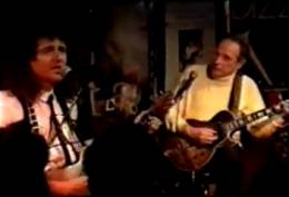 Guest appearance: Brian May live at the Fat Tuesdays, New York, NY, USA (with Les Paul)