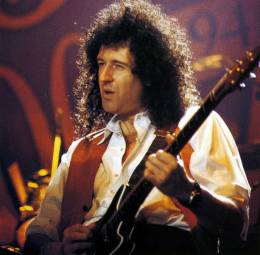 Concert photo: Brian May live at the Wembley Arena, London, UK (Gibson's Night of 100 Guitars with Paul Rodgers) [26.06.1994]