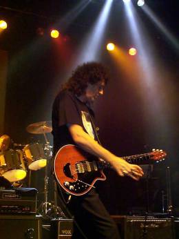Concert photo: Brian May + Roger Taylor live at the Astoria Theatre, London, UK (WWRY premiere afterparty) [14.05.2002]