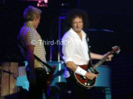 Concert photo: Brian May live at the Wembley Arena, London, UK (with McFly) [22.09.2006]