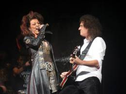 Concert photo: Brian May live at the Dominion Theatre, London, UK (WWRY musical) [07.10.2006]