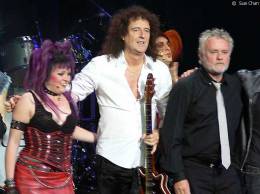 Guest appearance: Brian May + Roger Taylor live at the Canon Theatre, Toronto, Canada (WWRY musical + Canadian Idol)