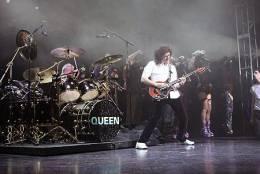 Concert photo: Brian May + Roger Taylor live at the Palace Theatre, Manchester, UK (WWRY premiere) [25.03.2009]