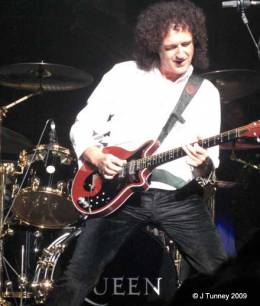 Guest appearance: Brian May + Roger Taylor live at the Playhouse Theatre, Edinburgh, UK (WWRY musical (press night))