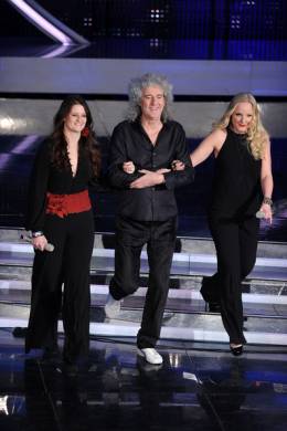 Guest appearance: Brian May live at the Teatro Ariston, San Remo, Italy (Sanremo festival)